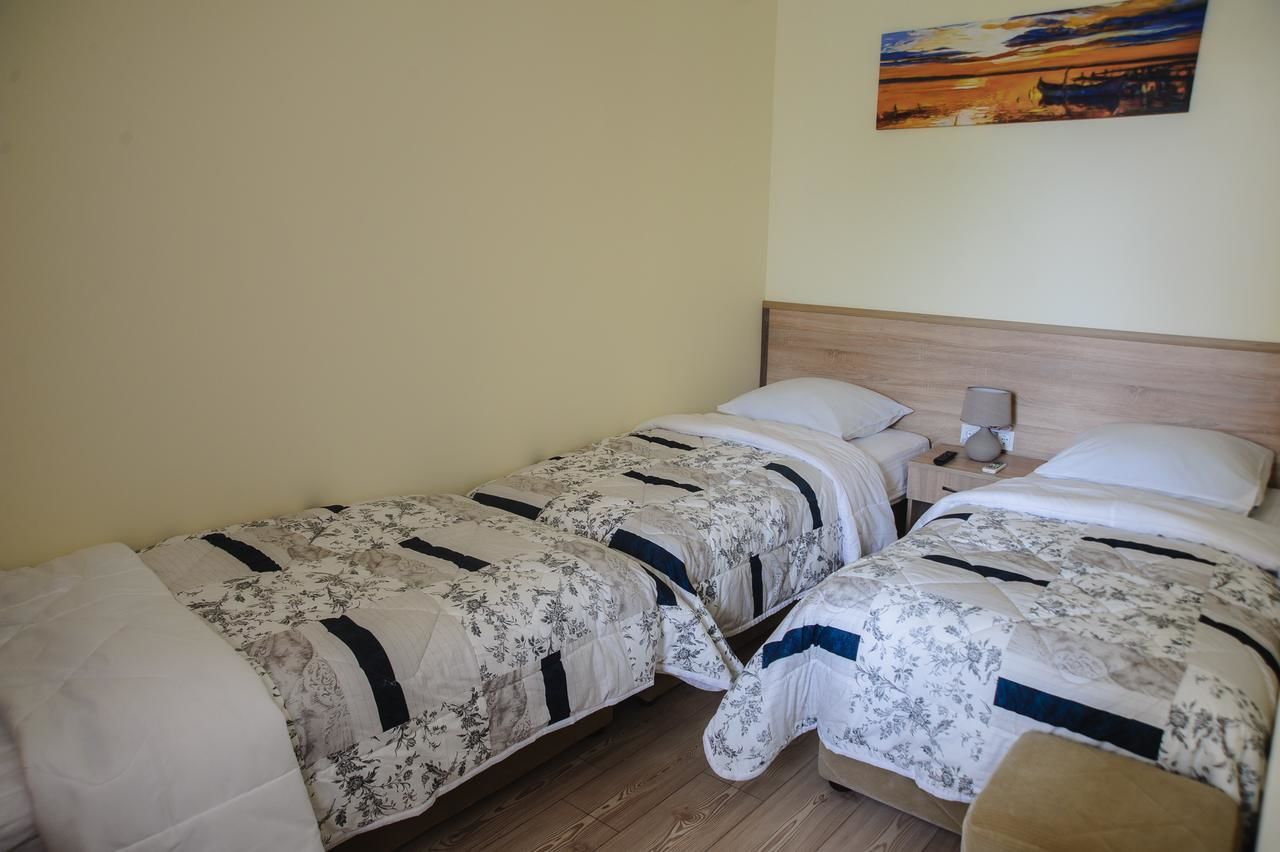 Отель Hotel Chveni Ezo Кобулети