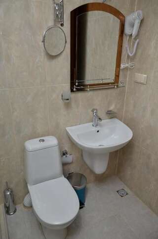 Отель Hotel Chveni Ezo Кобулети Стандартный двухместный номер с 1 кроватью или 2 отдельными кроватями-7